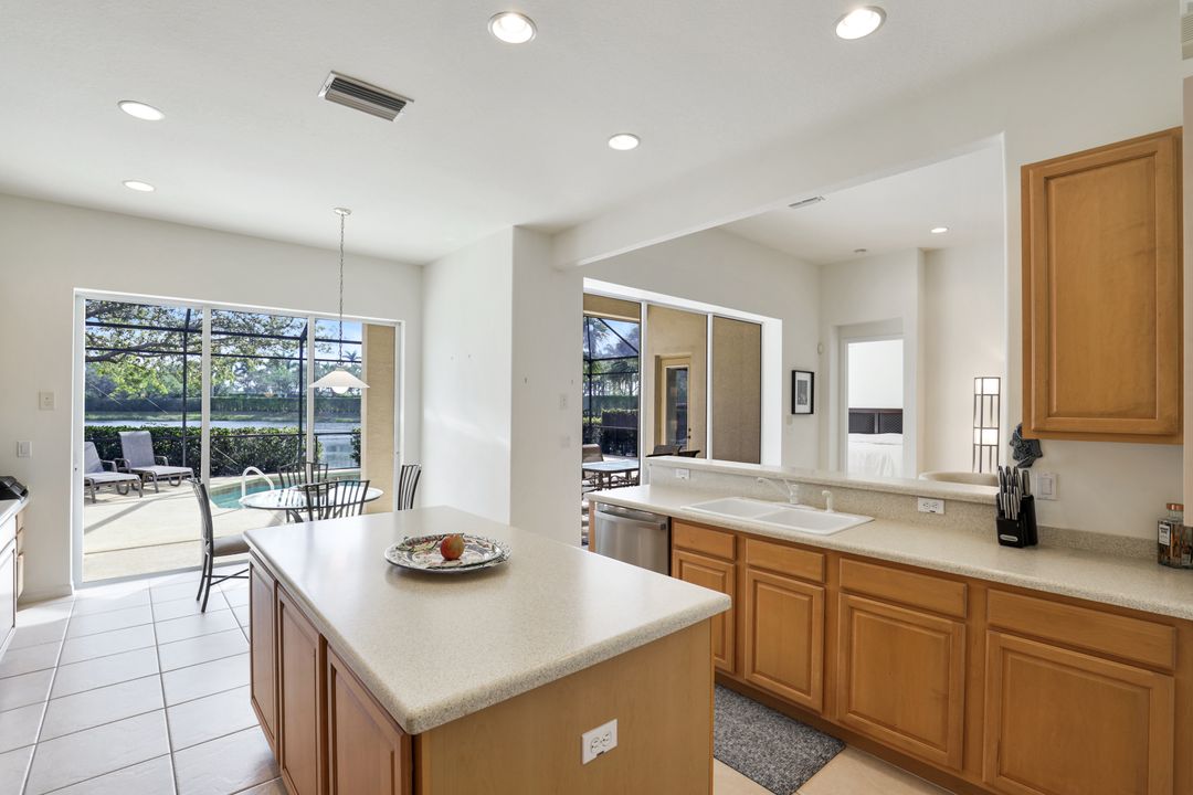 9956 St Moritz Dr, Miromar Lakes, FL 33913