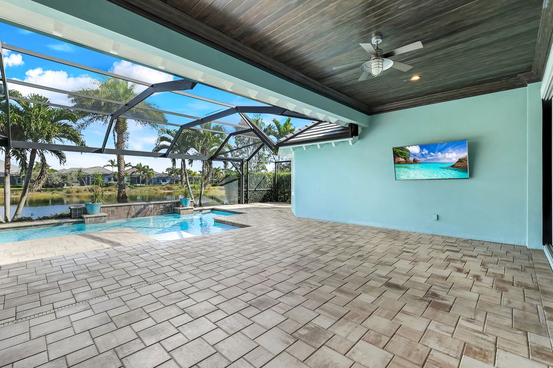 6348 Lyford Isle Dr, Naples, FL 34112