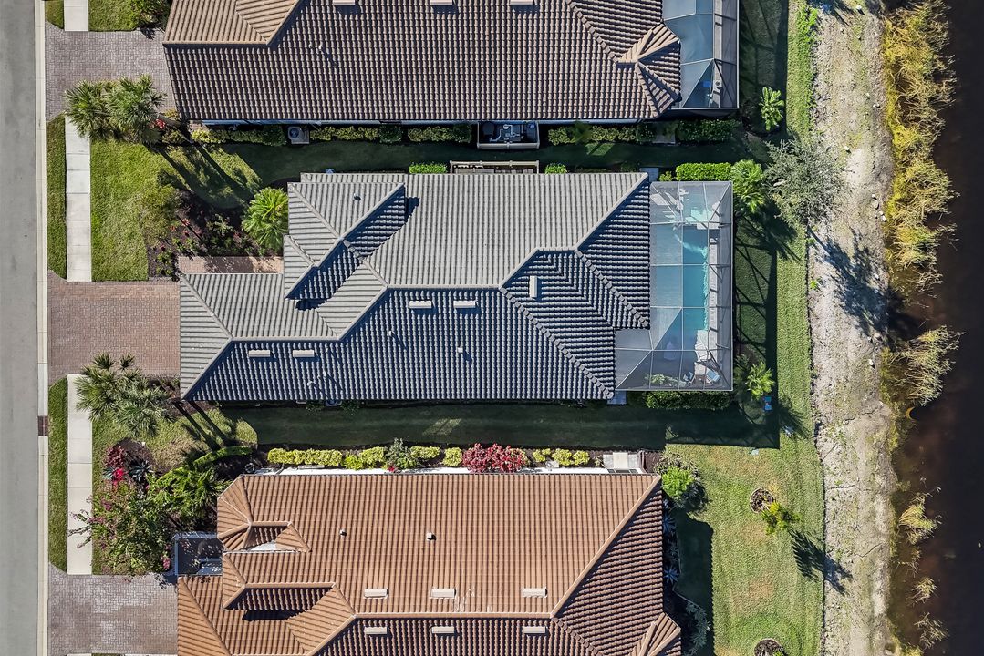 8262 Promoso Ct, Naples, FL 34114