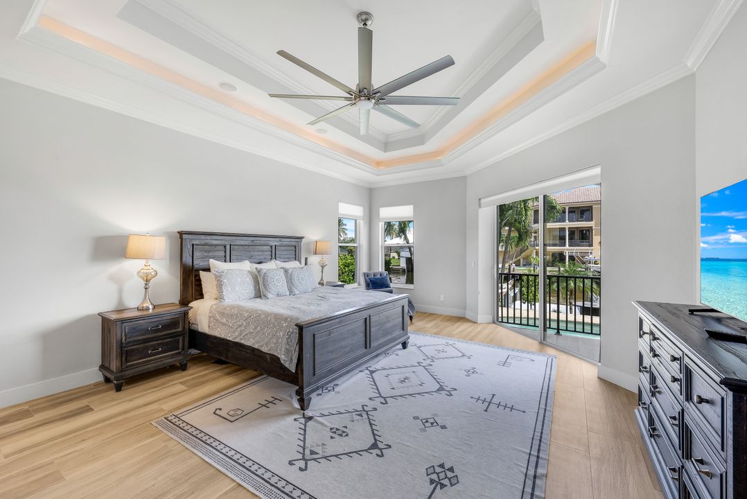 155 Heron Ave, Naples, FL 34108
