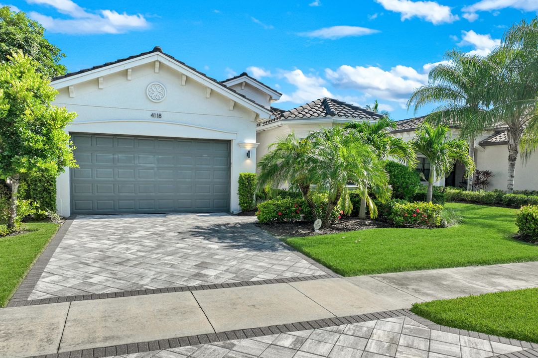 4118 Aspen Chase Dr, Naples, FL 34119