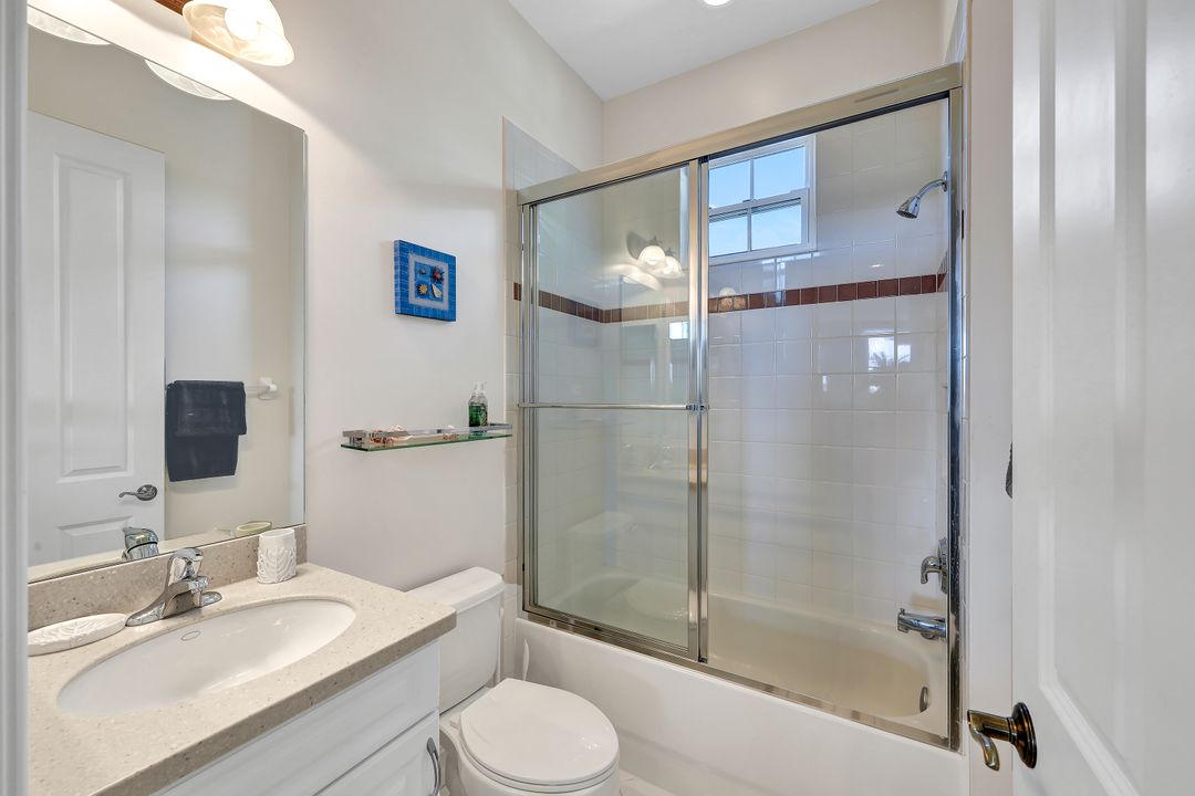 6172 Dogleg Dr, Naples, FL 34113