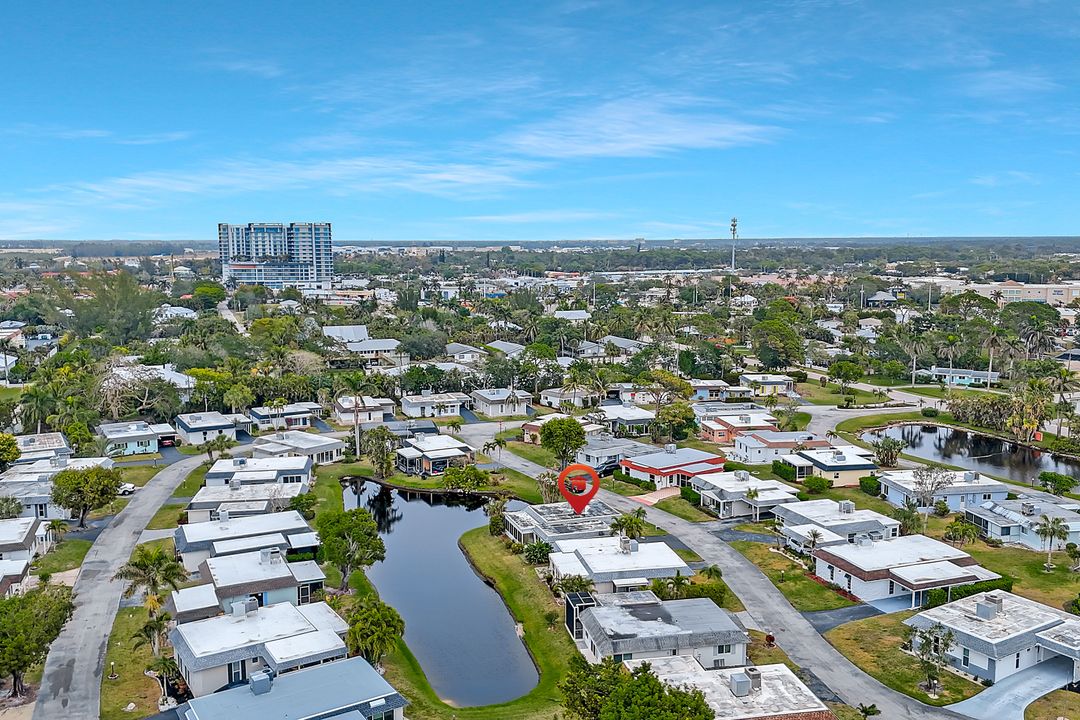 9 Hackney Ln, Naples, FL 34112