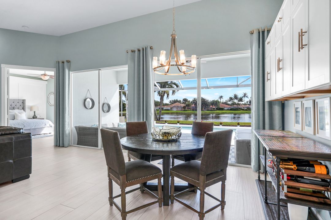 4338 Queen Elizabeth Way, Naples, FL 34119