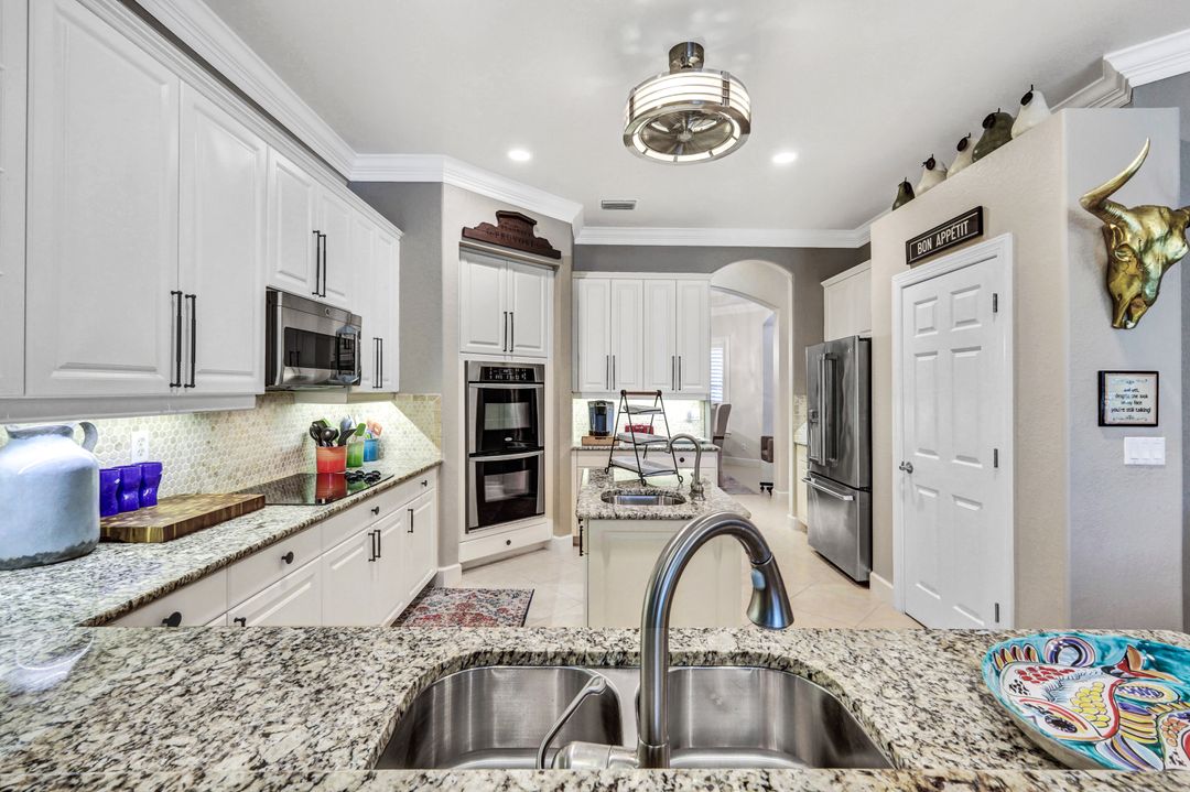 9784 Nickel Ridge Cir, Naples, FL 34120