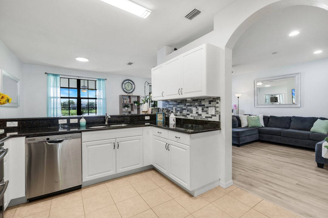 15239 Summit Pl Cir, Naples, FL 34119