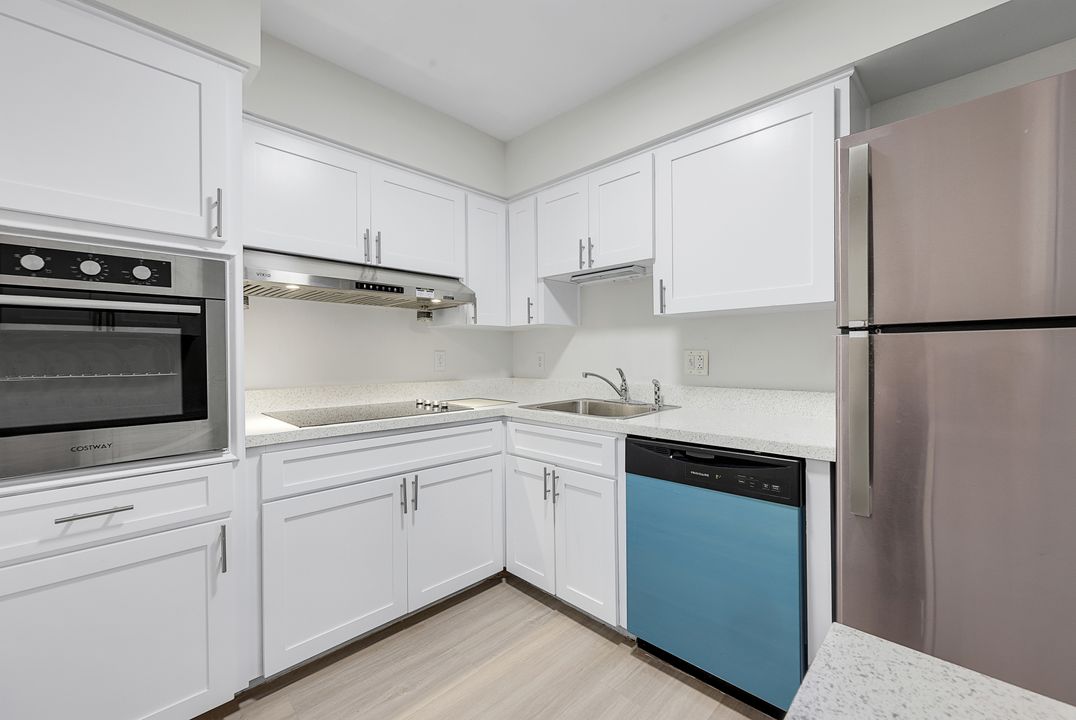 20 W Lucerne Cir #515, Orlando, FL 32801