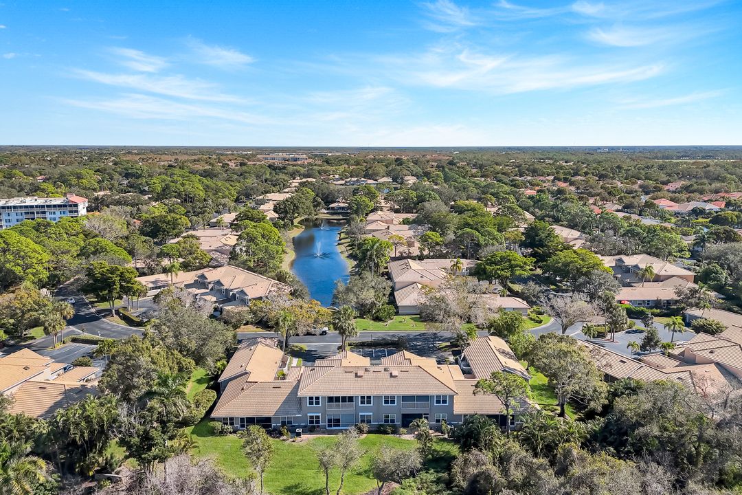 351 Emerald Bay Cir #R-5, Naples, FL 34110