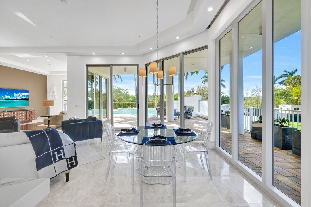 13675 Vanderbilt Dr #210, Naples, FL 34110