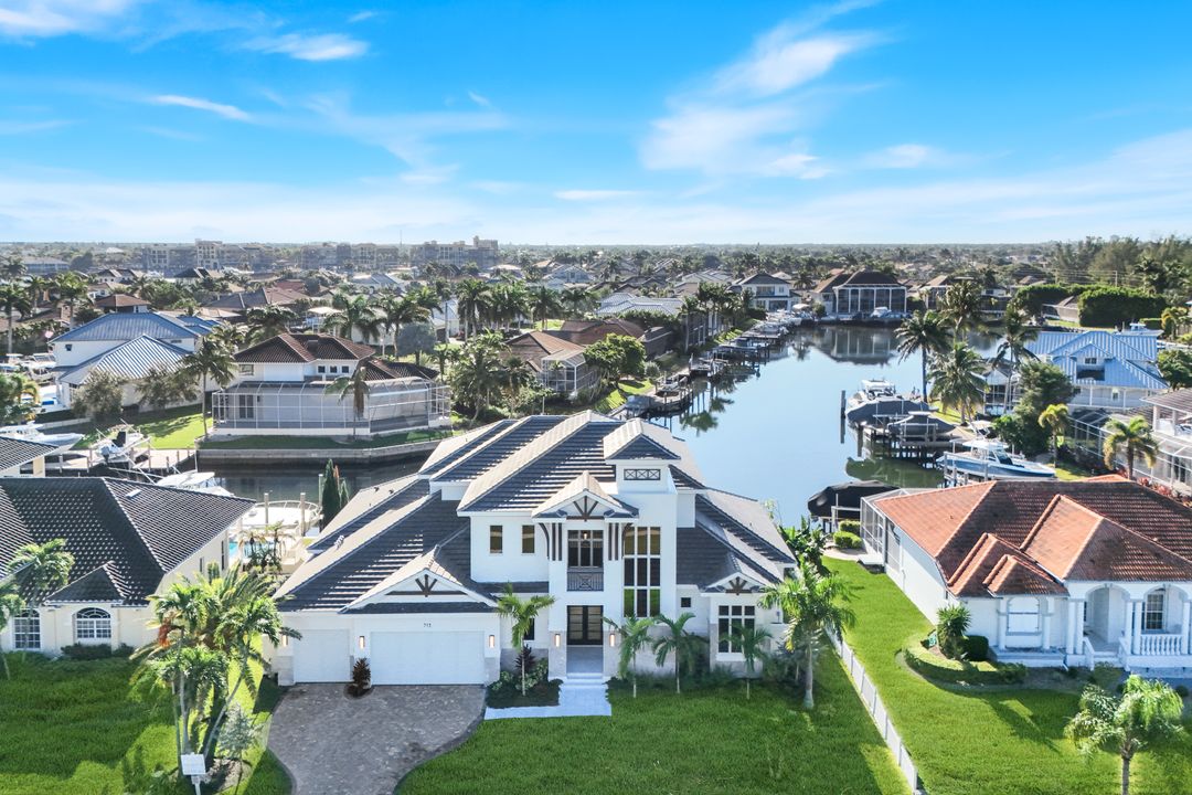 713 Nautilus Ct, Marco Island, FL 34145