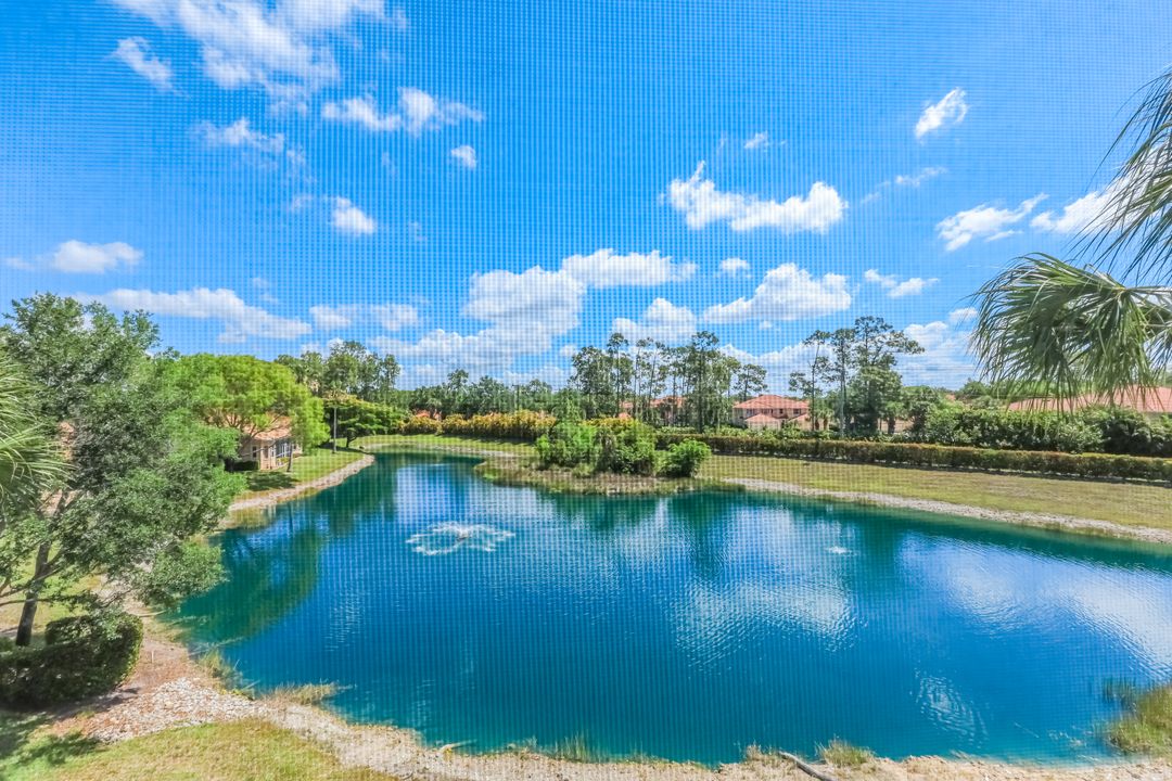 7827 Regal Heron Cir #302, Naples, FL 34104