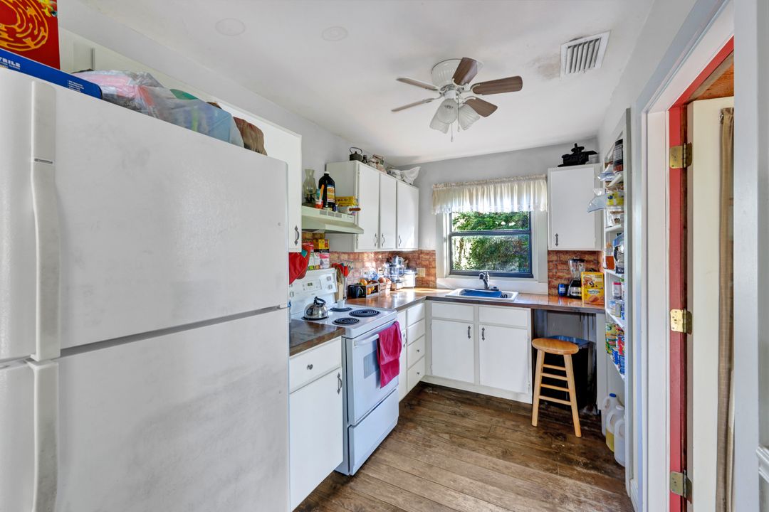 825 23rd St SW, Naples, FL 34117