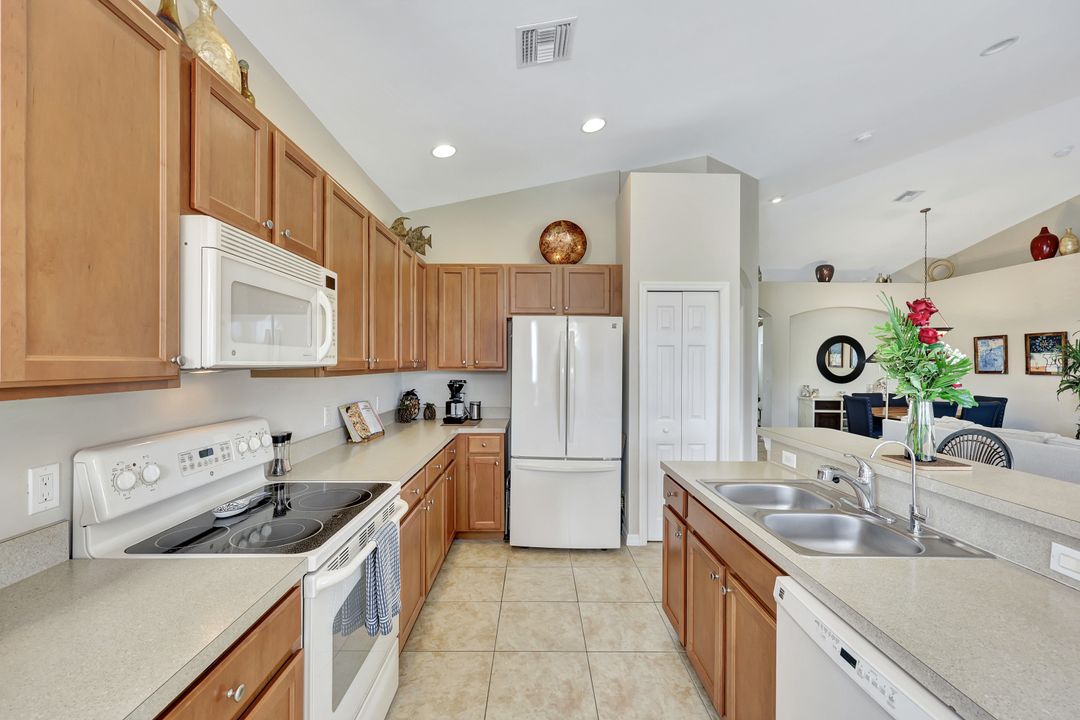 9110 Spanish Moss Way #422, Bonita Springs, FL 34135