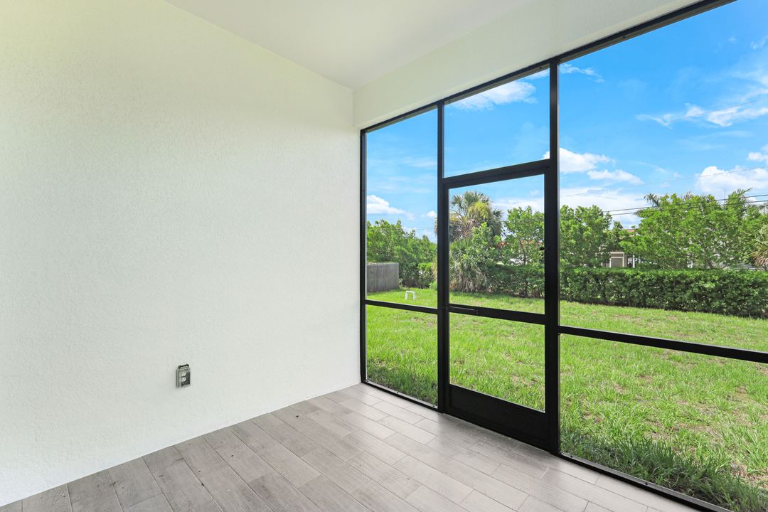 4409 5th St W, Lehigh Acres, FL 33971