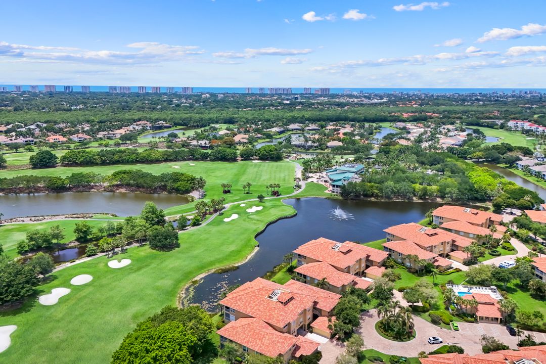 1895 Les Chateaux Blvd #302, Naples, FL 34109