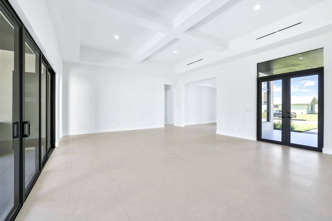 121 NW 36th Ave, Cape Coral, FL 33993