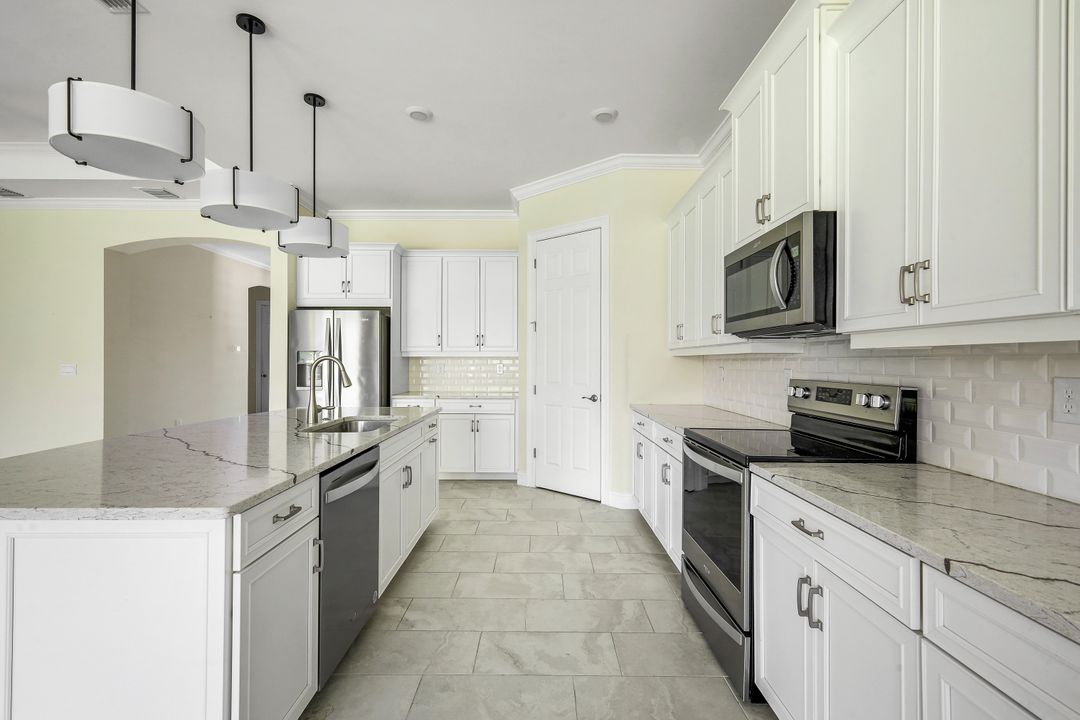 28113 Captiva Shell Lp, Bonita Springs, FL 34135