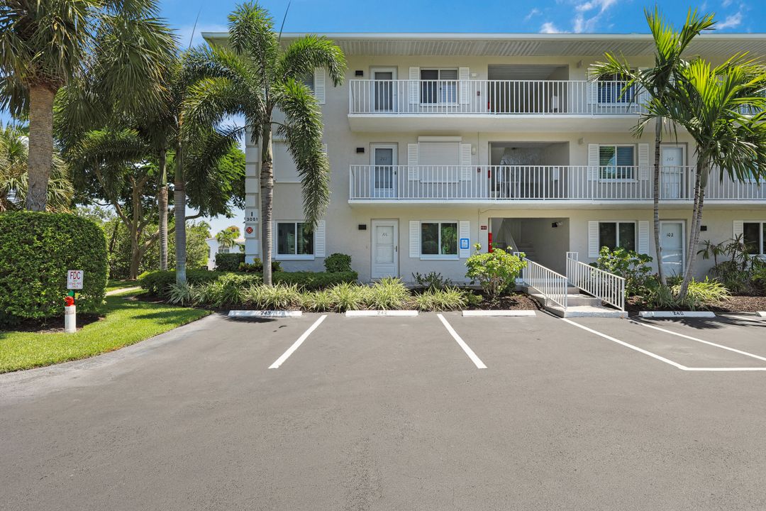 3051 Sandpiper Bay Cir #I101, Naples, FL 34112