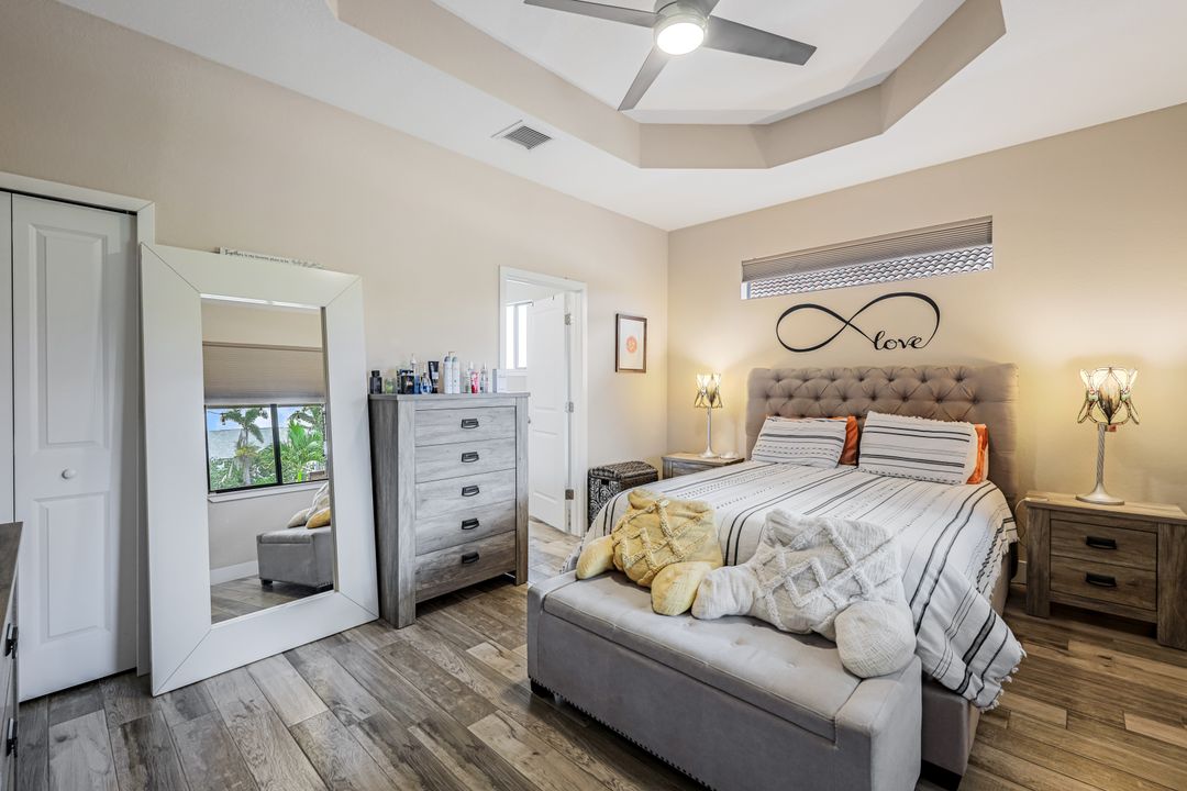 301 SE 21st Ln, Cape Coral, FL 33990