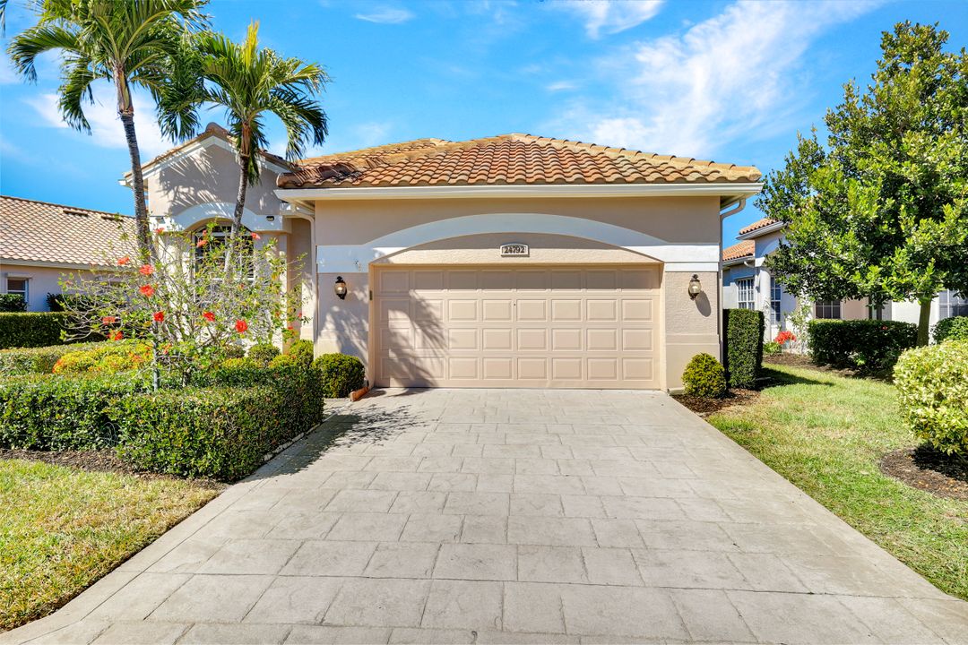 24792 Hollybrier Ln, Bonita Springs, FL 34134