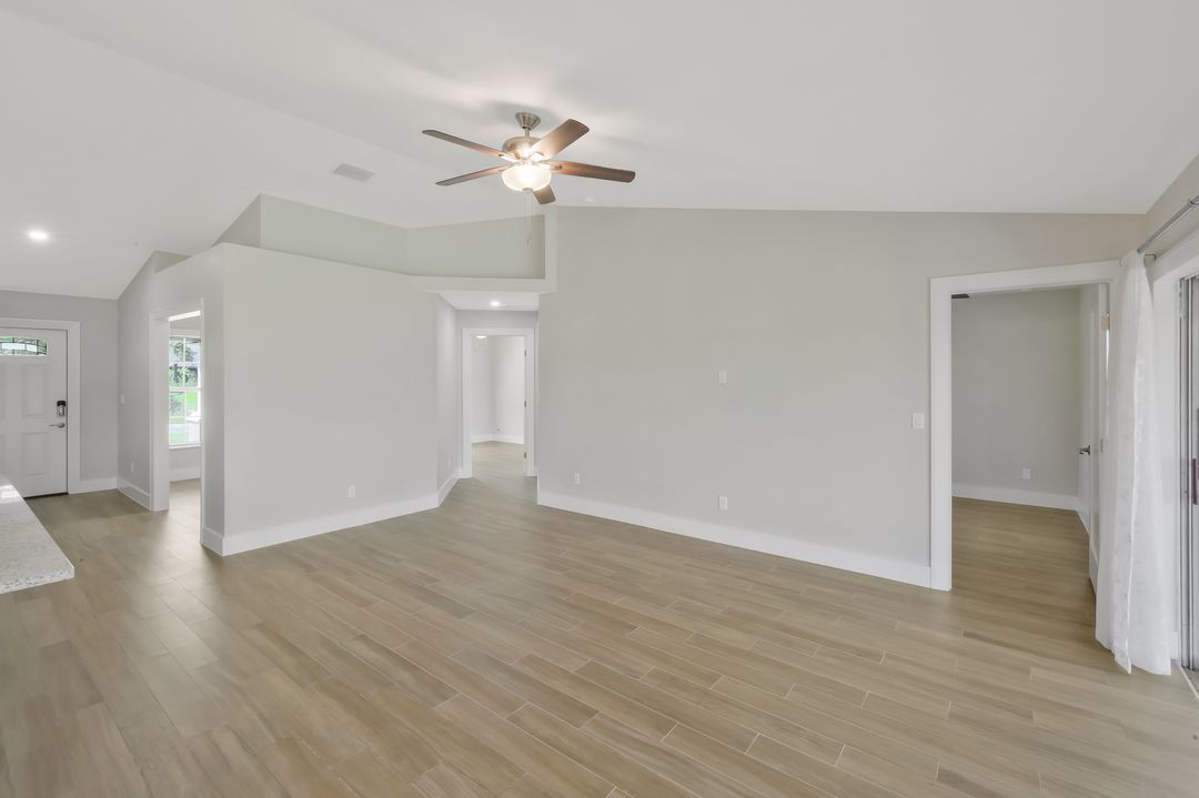 2806 22nd St SW, Lehigh Acres, FL 33976