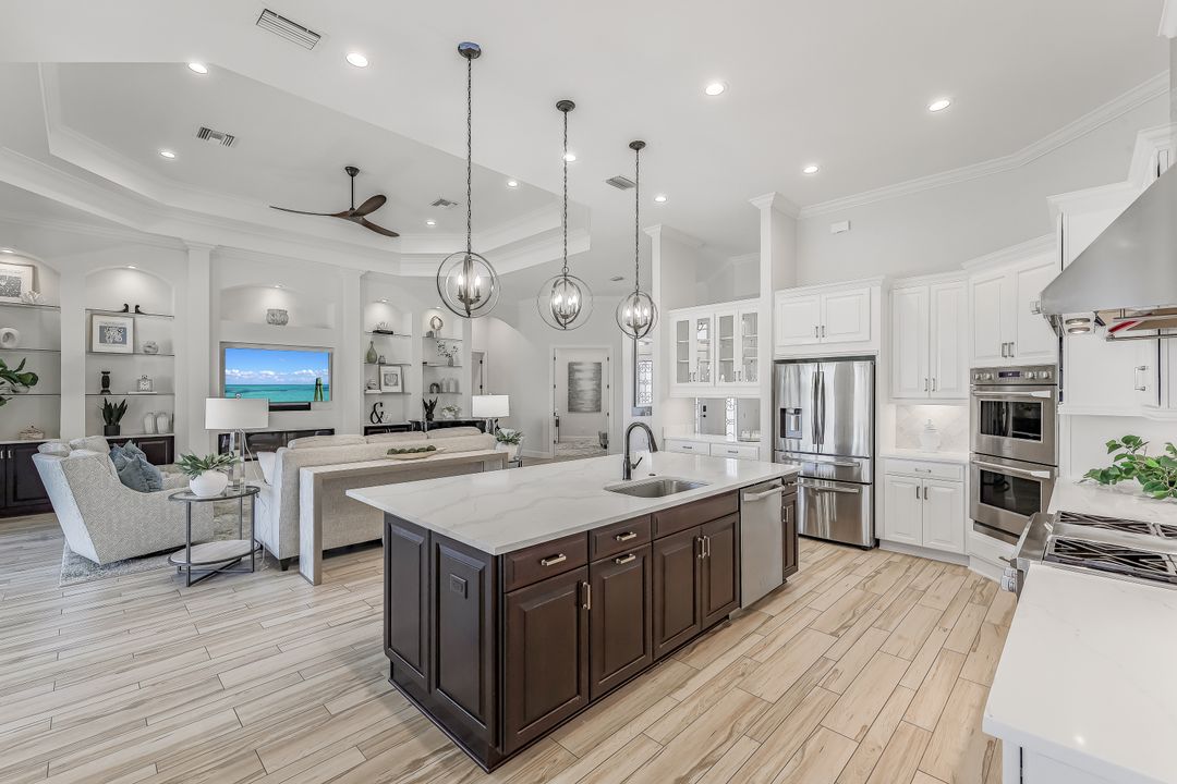 9071 Sorreno Ct, Naples, FL 34119