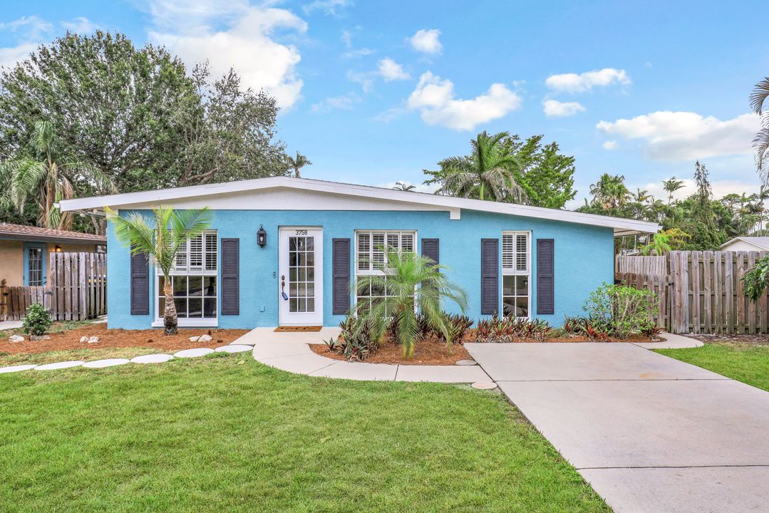 3758 12th St N, Naples, FL 34103