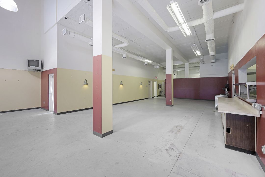 11387 Tamiami Trail E, Naples, FL 34113