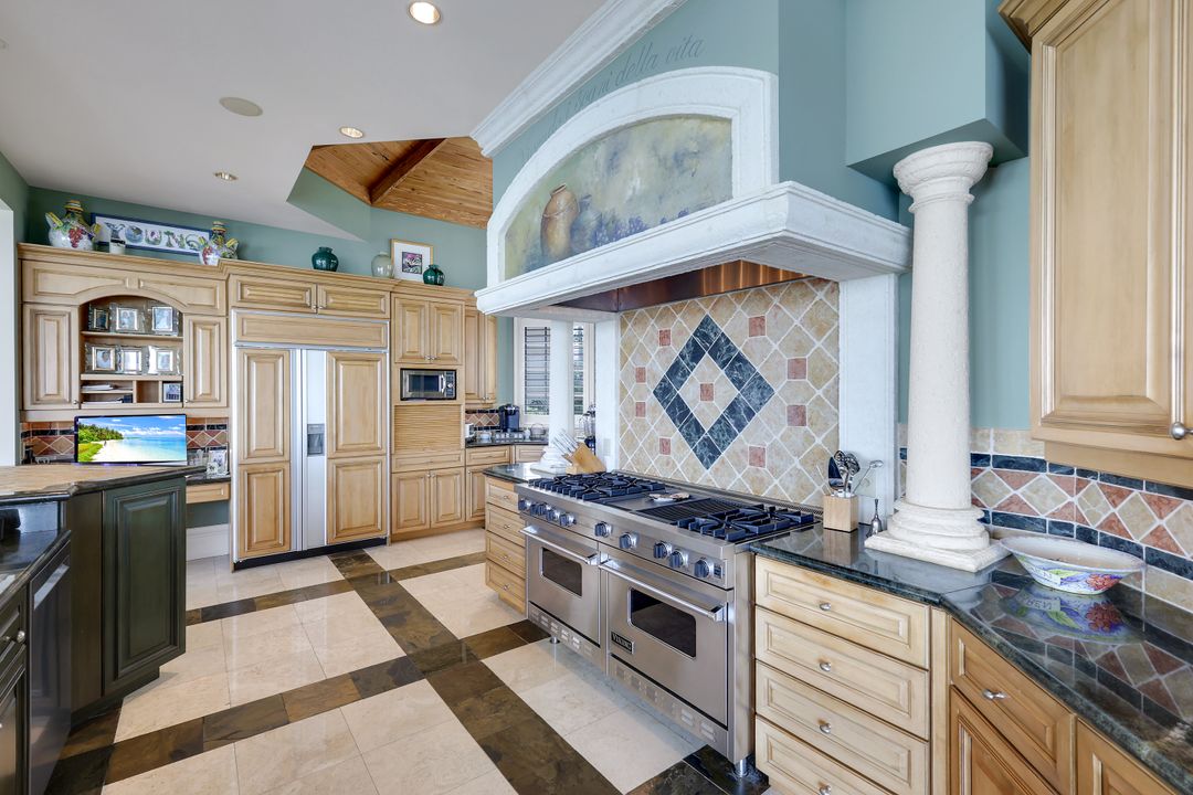 490 Renard Ct, Marco Island, FL 34145