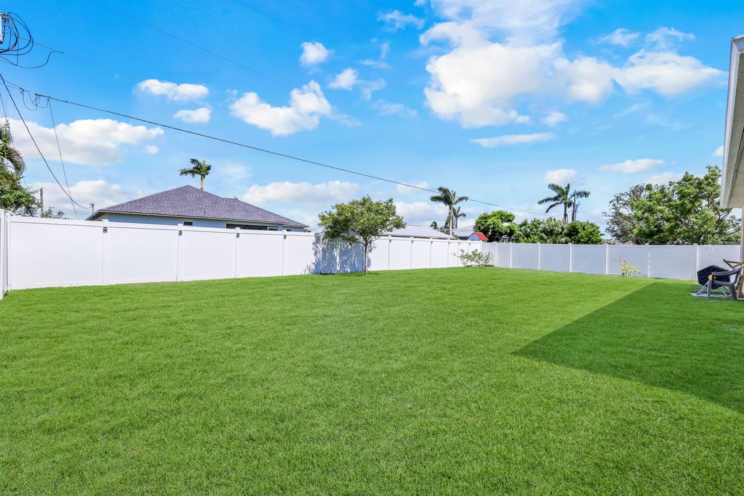 2933 SW 7th Pl, Cape Coral, FL 33914