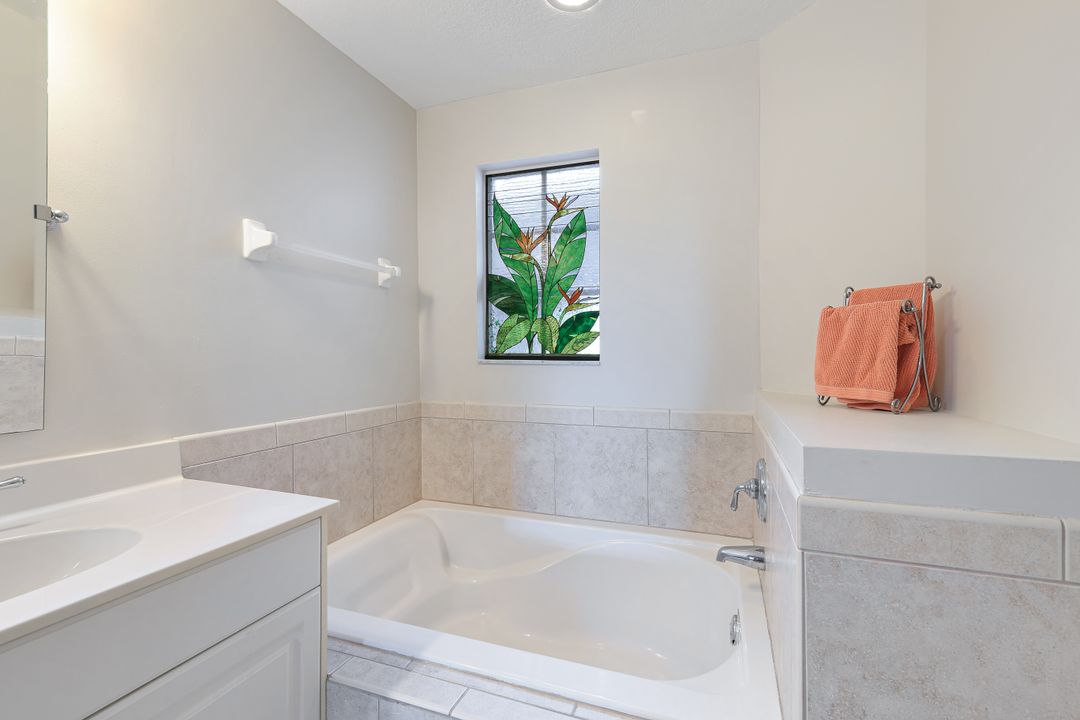 9211 Palmetto Ridge Dr #101, Bonita Springs, FL 34135