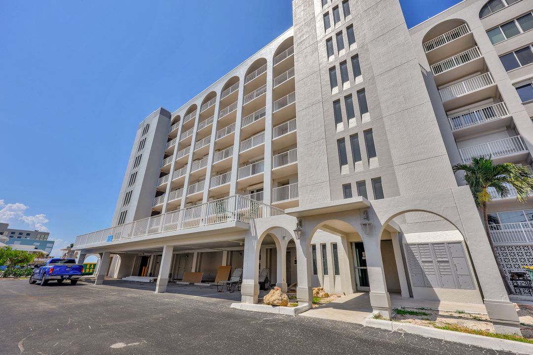 26000 Hickory Blvd #105, Bonita Springs, FL 34134
