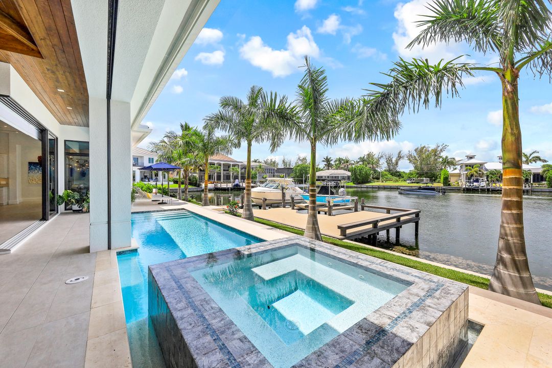 685 Cameo Ct, Marco Island, FL 34145