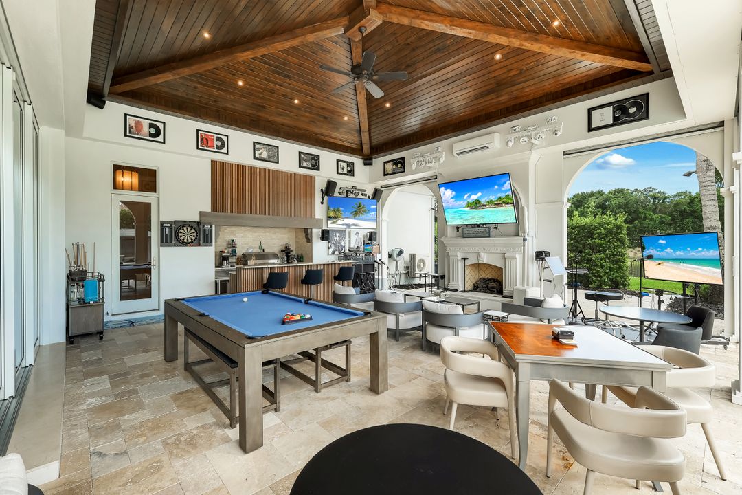 2885 Escada Ct, Naples, FL 34109