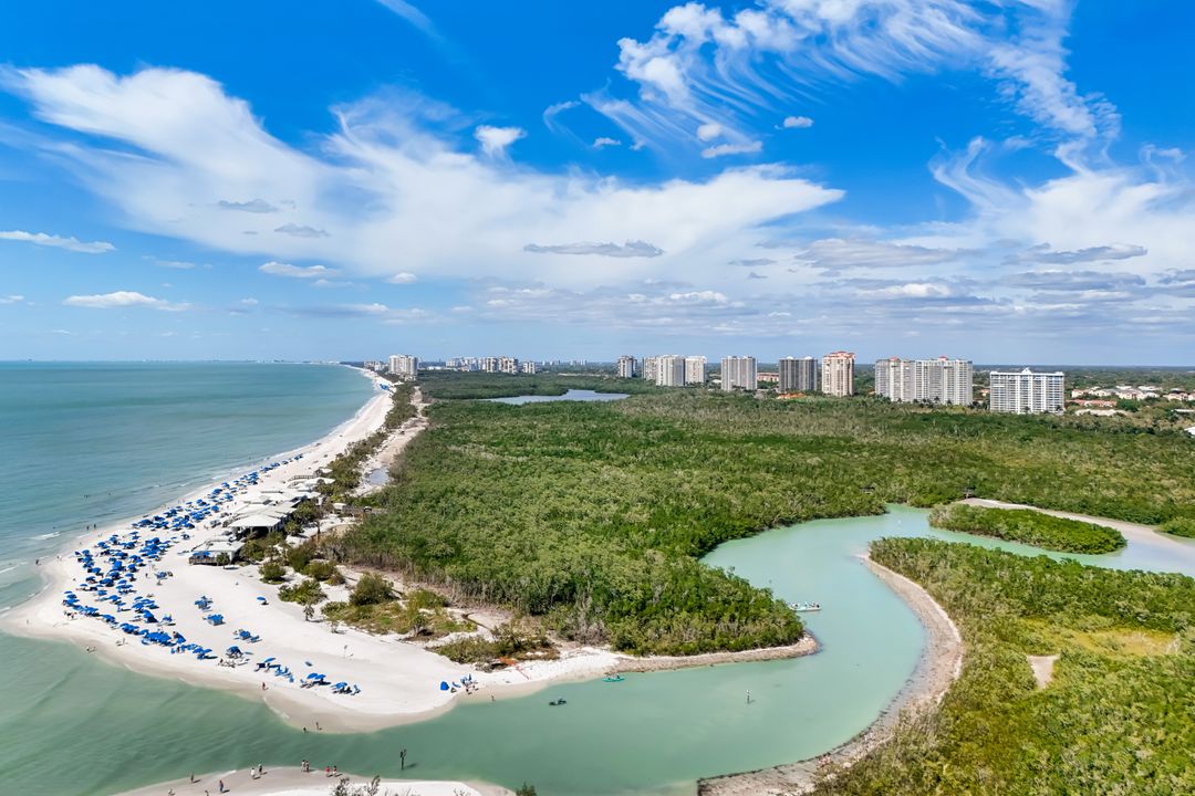 812 Tallow Tree Ct, Naples, FL 34108