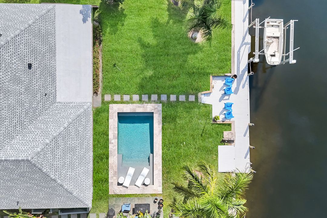 5614 De Soto Ct, Cape Coral, FL 33904