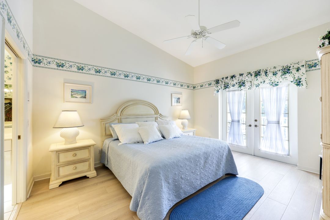 1972 Cascades Dr #4, Naples, FL 34112
