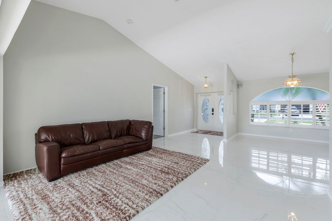 7563 Woodland Bend Cir, Fort Myers, FL 33912