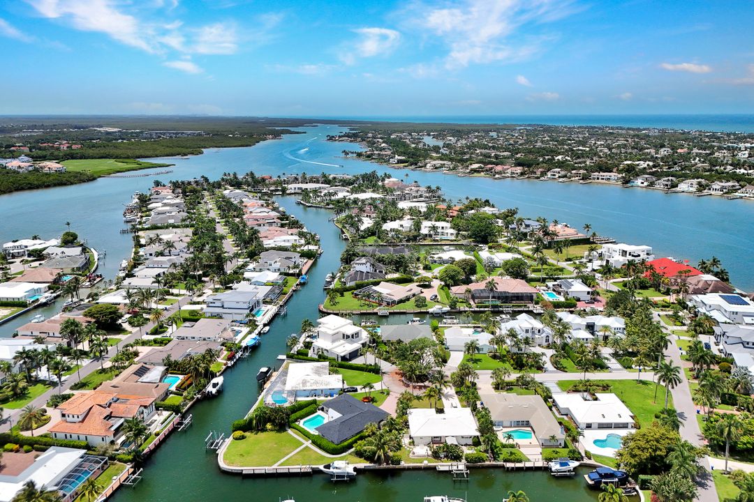 2140 Shad Ct, Naples, FL 34102