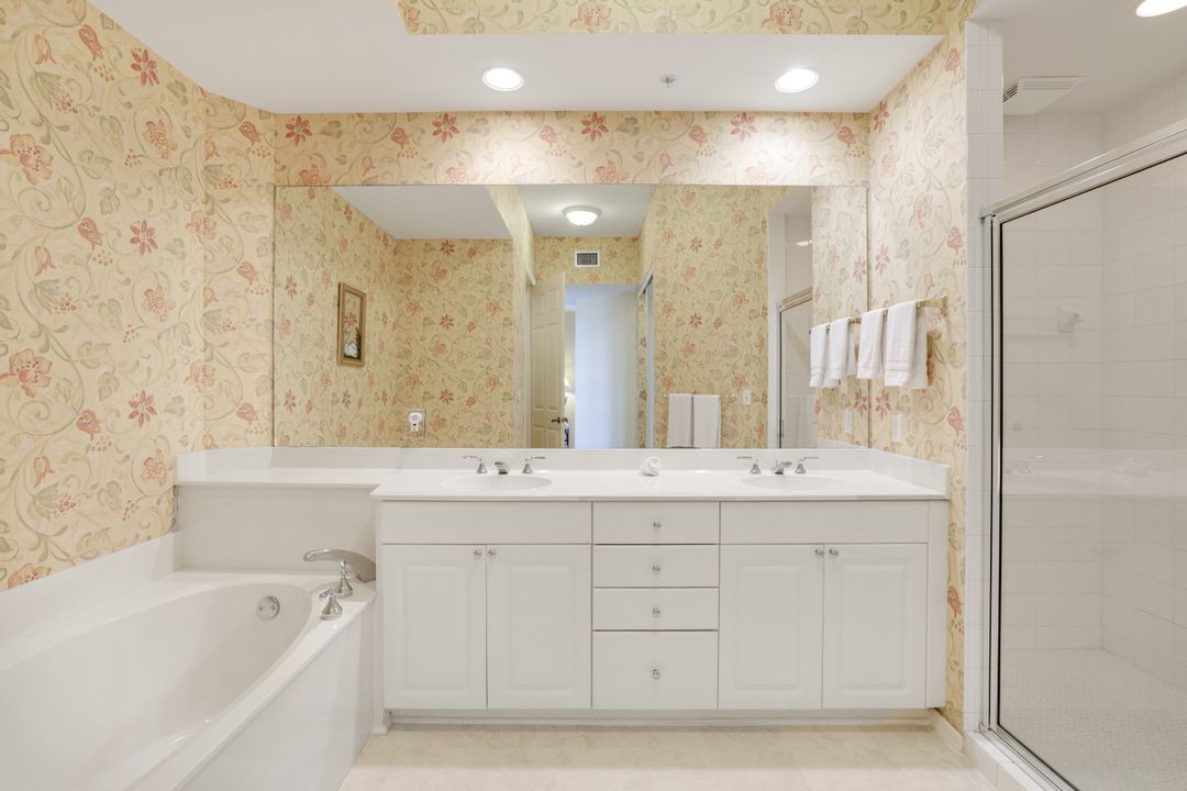 410 Flagship Dr #1206, Naples, FL 34108