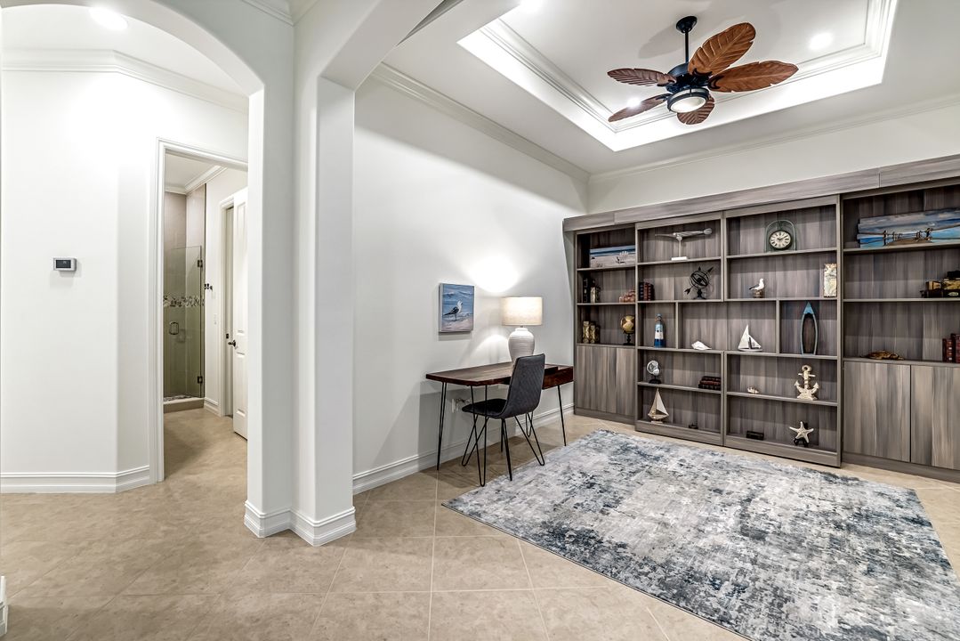 7523 Moorgate Point Way, Naples, FL 34113