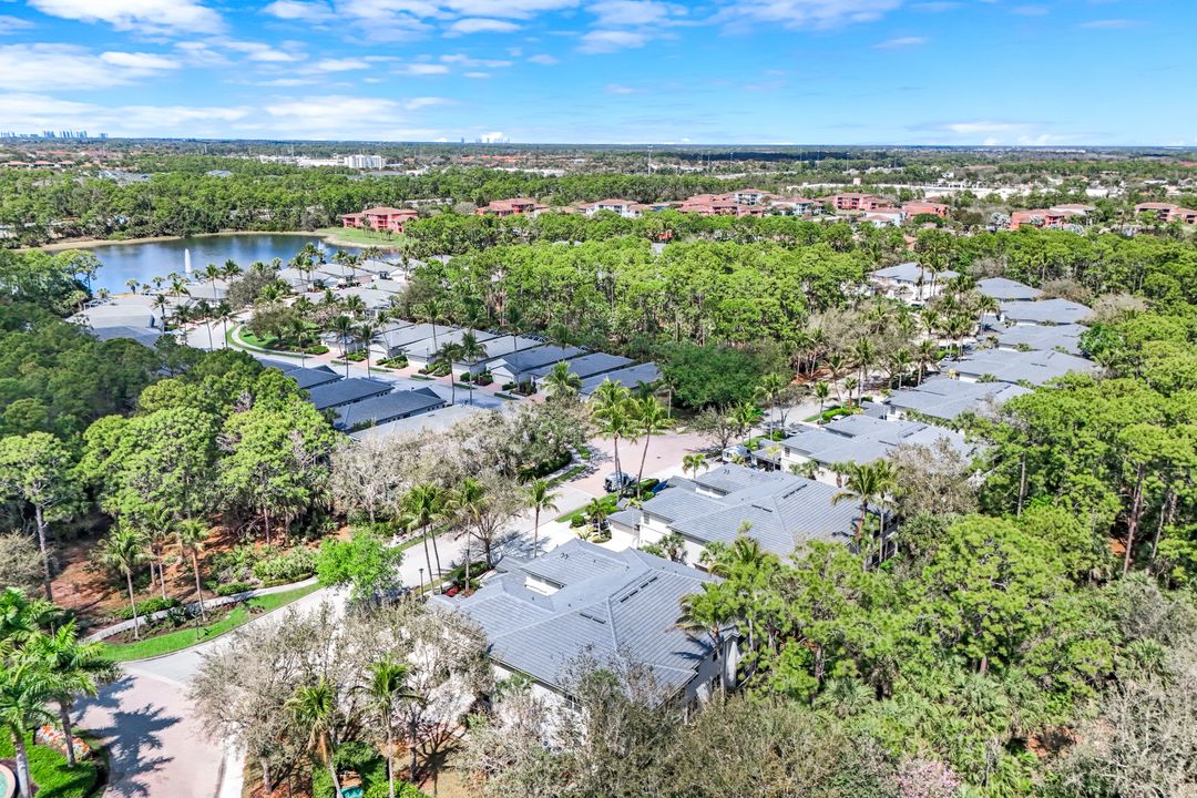 2040 Tarpon Bay Dr N #201, Naples, FL 34119