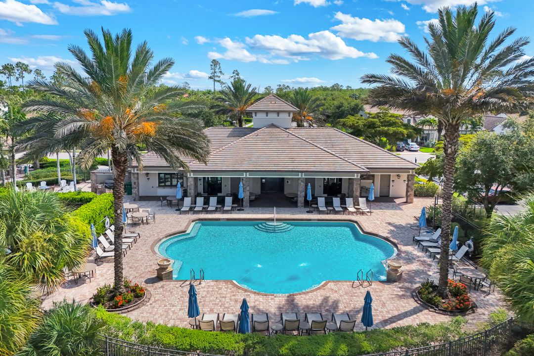 16345 Camden Lakes Cir, Naples, FL 34110