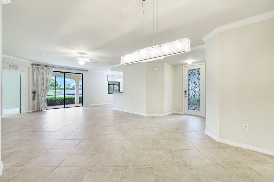 3165 Aviamar Cir #102, Naples, FL 34114