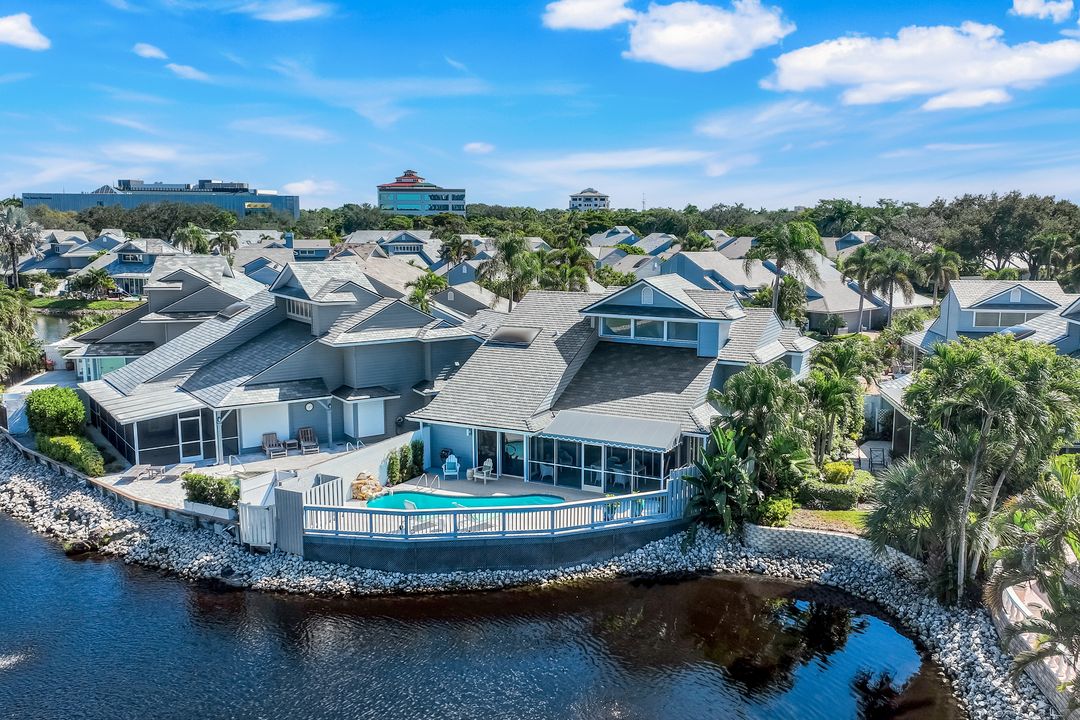 635 Bridge Way Ln, Naples, FL 34108