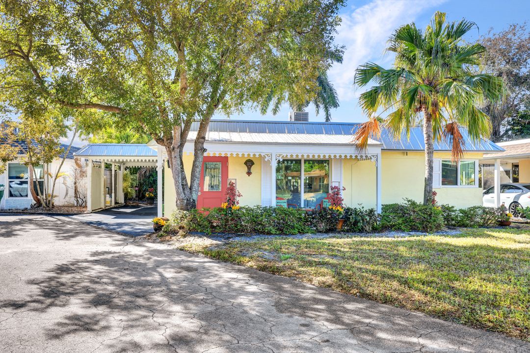 20 Kings Rd, Naples, FL 34112