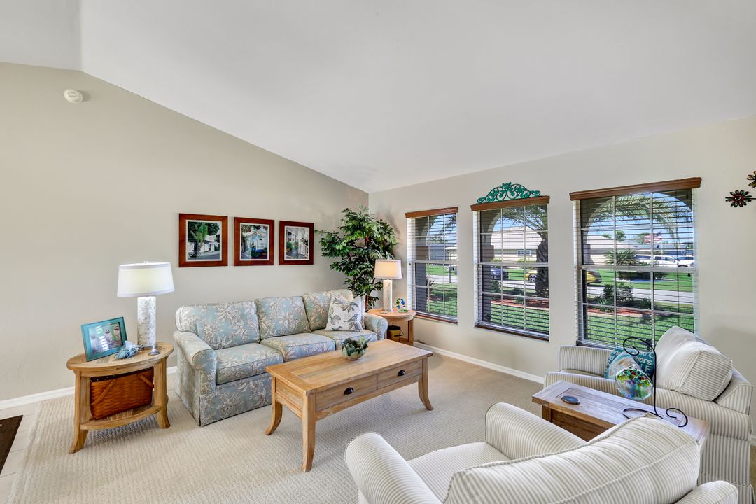 3749 SW 2nd Ave, Cape Coral, FL 33914