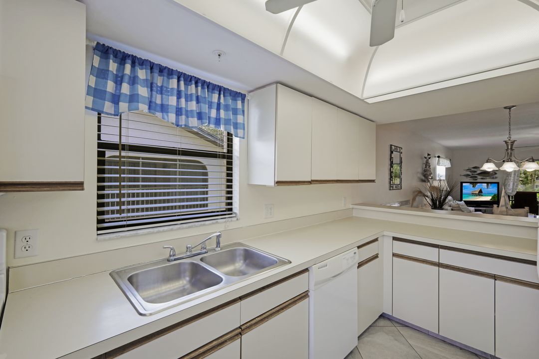 10151 Maddox Ln #201, Bonita Springs, FL 34135