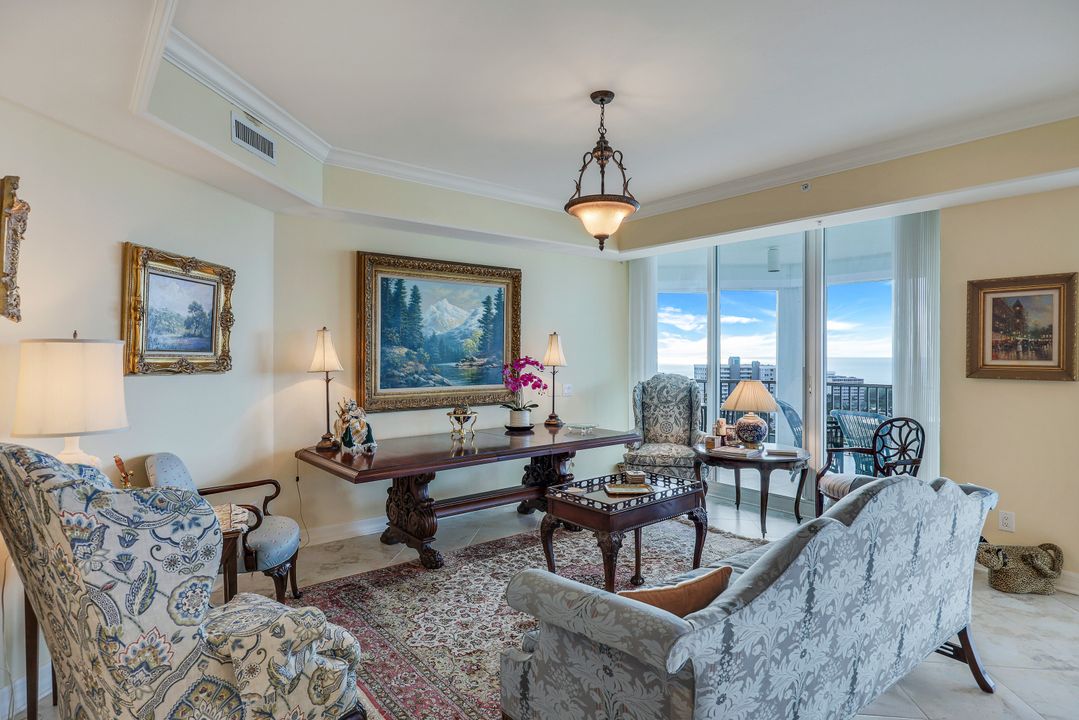 295 Grande Way #1203, Naples, FL 34110