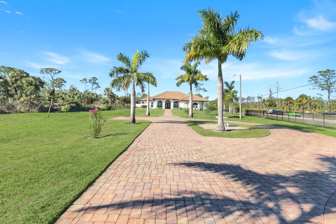 90 22nd Ave NW, Naples, FL 34120